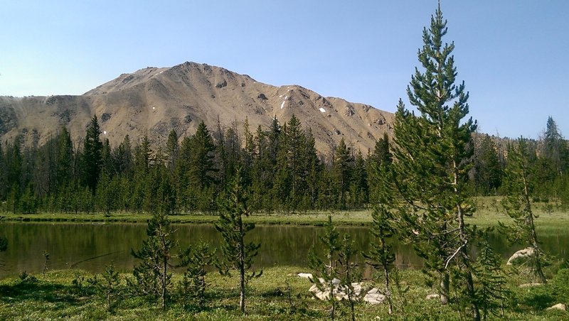 Views from the shoreline of Fourth of July Lake