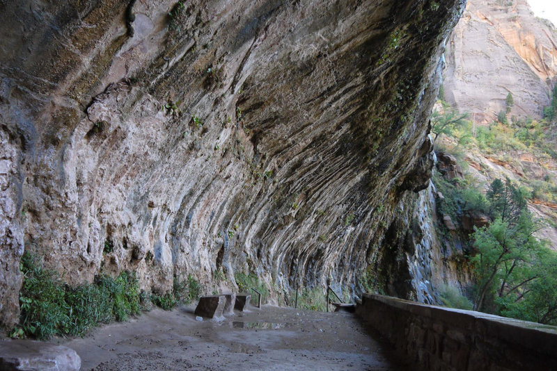 Wheeping Rock Trail