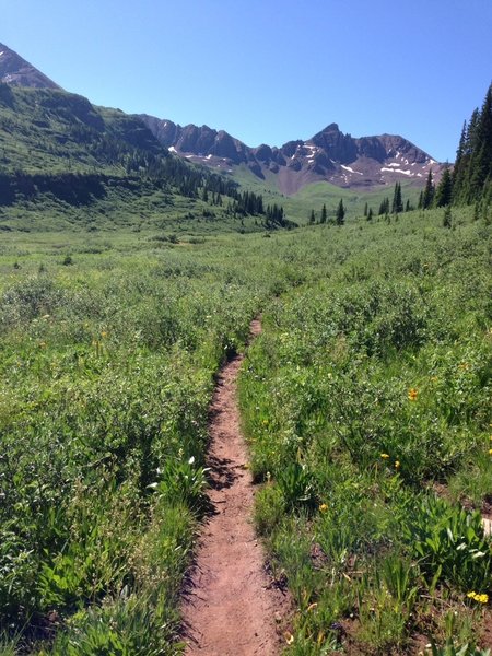 Heading up the sublime Fravert Basin toward Frigid Air Pass