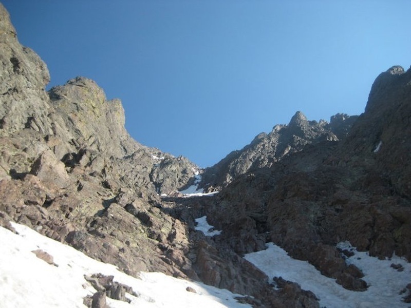 What to expect while scrambling up the Red Gully.