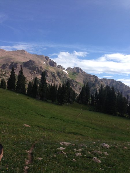 View looking North towards Red Mountains Ridge de Gnar