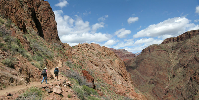 A group of hikers making their way back up Bright Angel Trail 3298