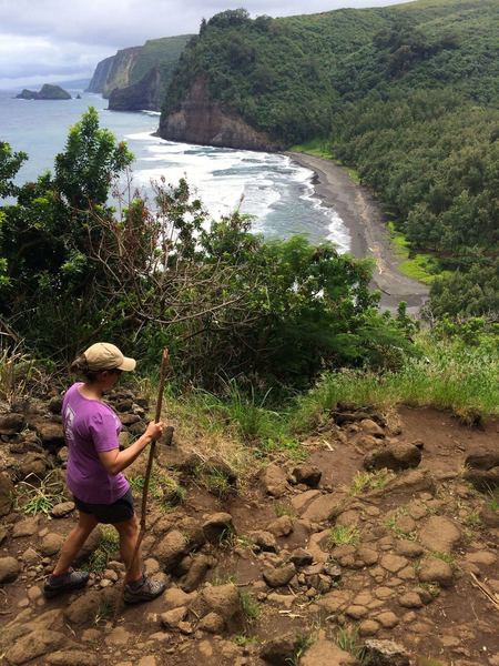 Rounding the rocky Awini Trail to Pololu Valley