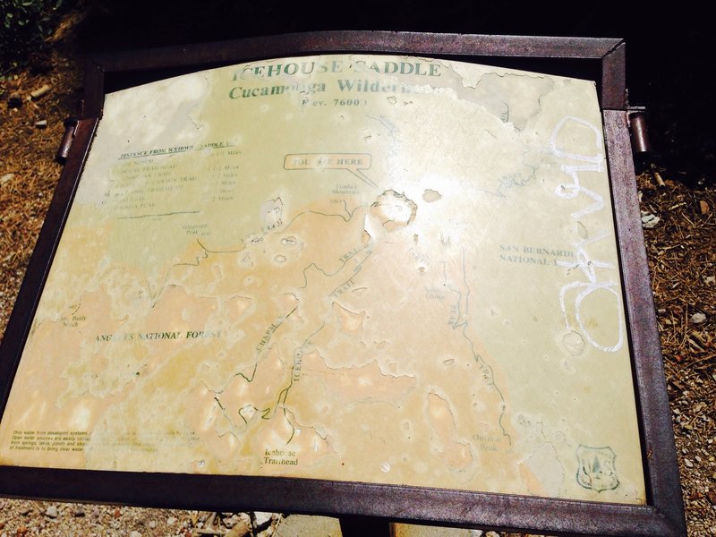 Sign at Icehouse Saddle showing potential links and spur trails.