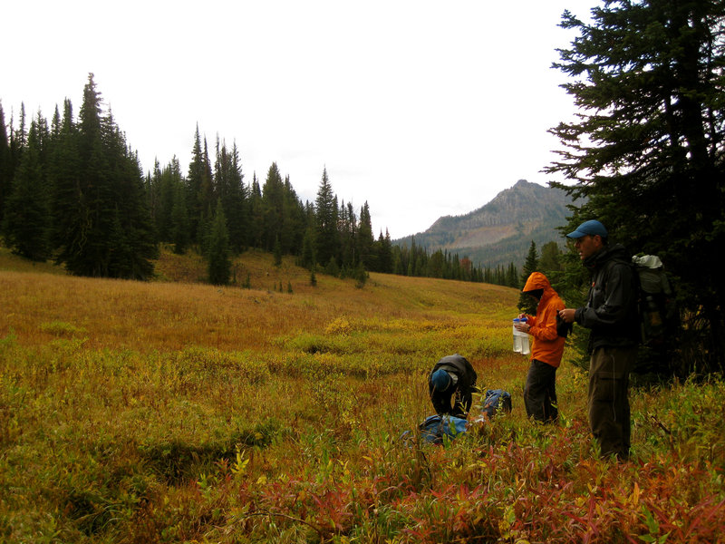 Sourcing water on the Knox Lake Trail.