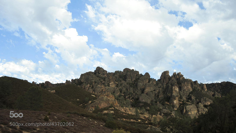 Some rocks along Balconies Trail.