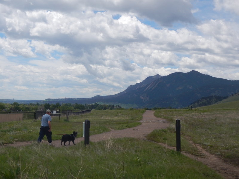 At the junction of Foothills South and Old Kiln Trails