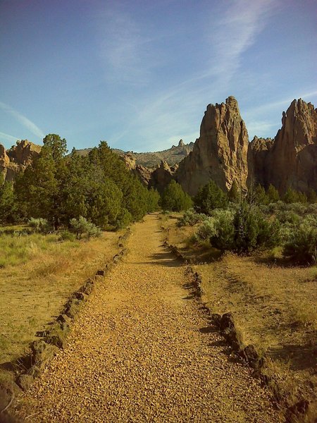 Begging of the trail and the Monument Range