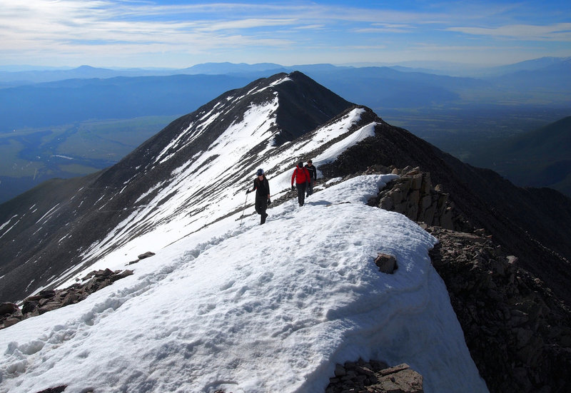 Hikers along the ridge, just a little above the switchbacking trail.