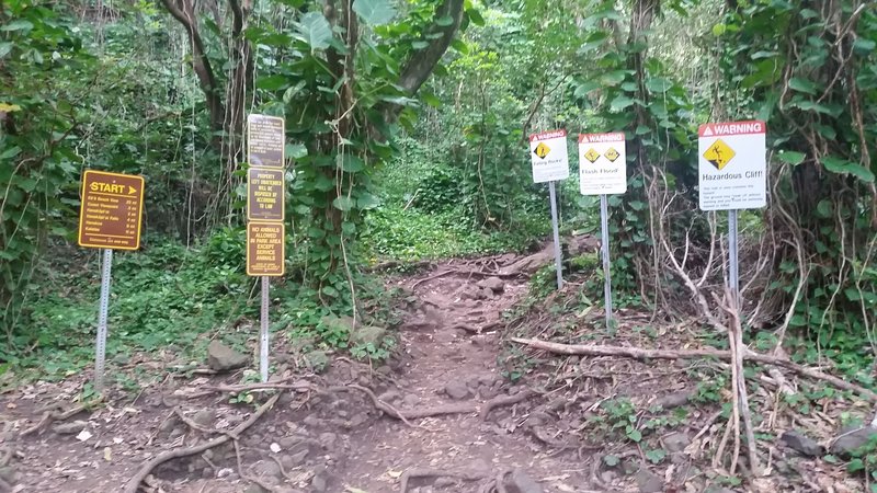 Trailhead warning signs