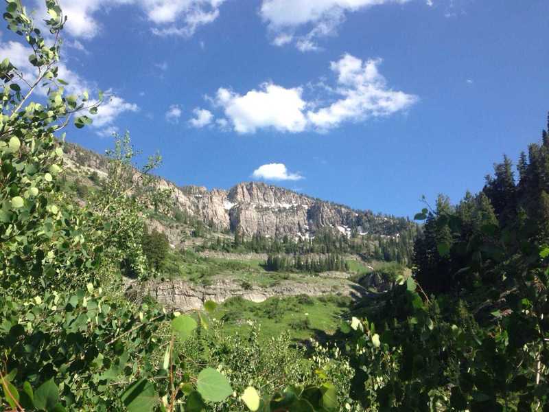 A view across the valley of the walls above High Creek Lake