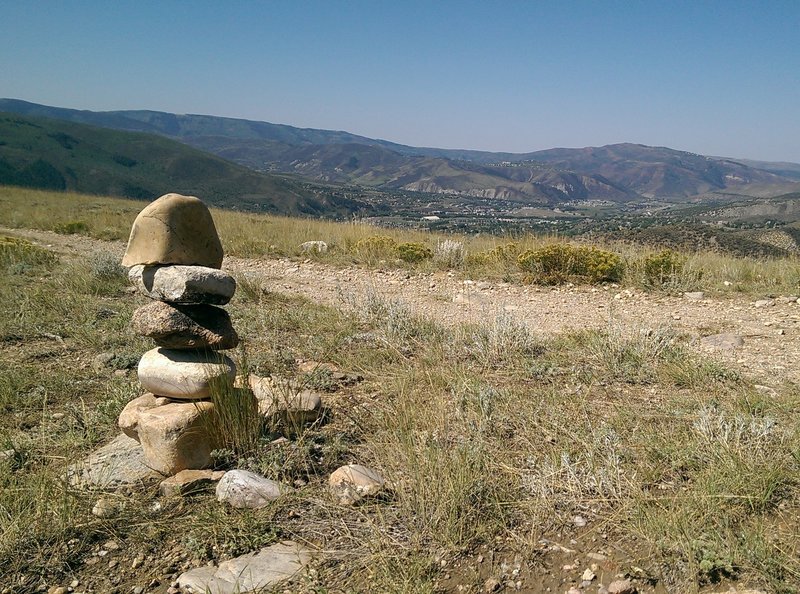 Cairns mark the way on the Overlook Trail.