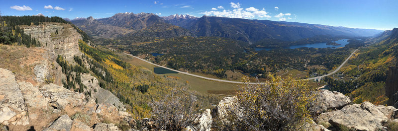 View from the Hermosa Cliffs over the Animas River Valley towards the Needles.