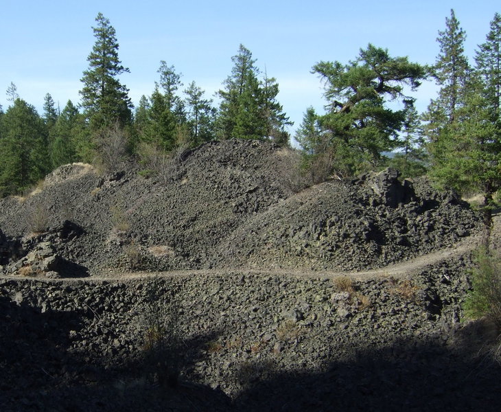 Basalt formations and the trail on the way up from the picnic trail (Trail 411).