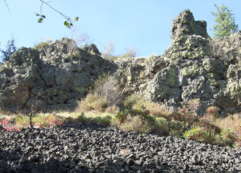 Looking up at the Basalt Bluffs about the terrace section of Trail 25.
