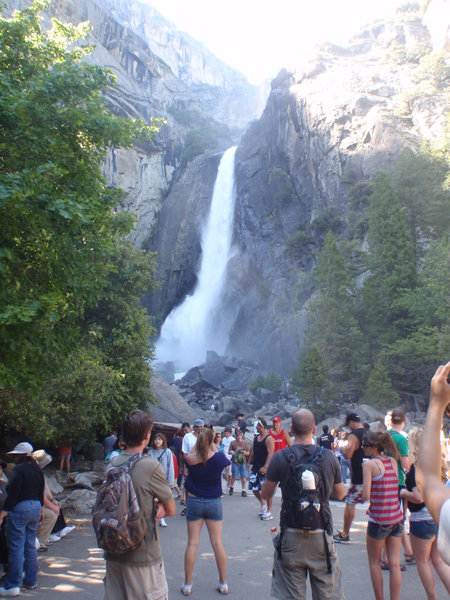 Lower Yosemite Falls Trail