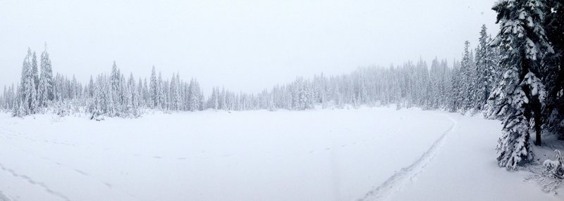 Skyline Lake frozen panorama.