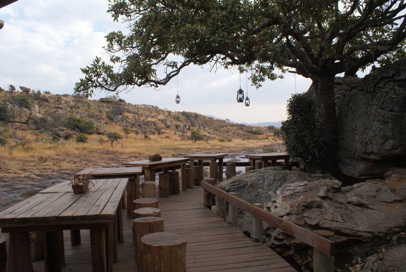 The seating area at the little bar on the side of the Blyde River