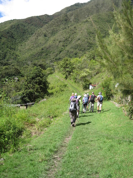 Making our way up from La Playa to Lucma Lodge.