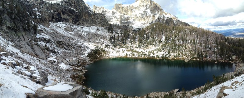 Amphitheater Lake in late September