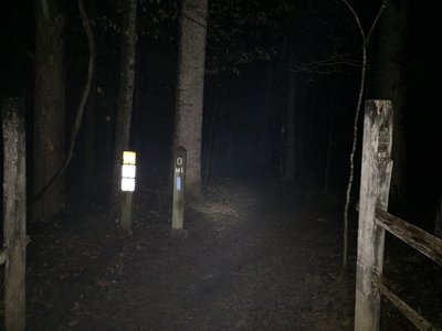 Early morning entrance from Fountain Head. Plenty of parking.