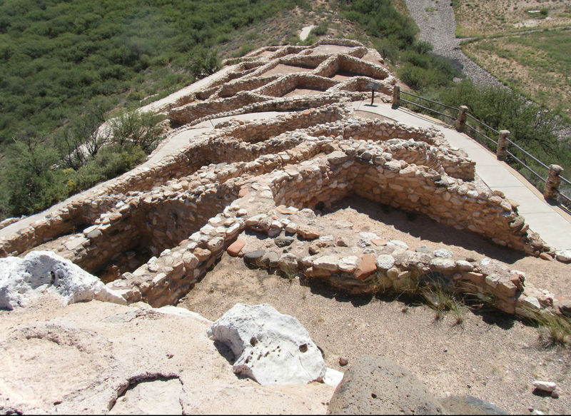 The Tuzigoot Ruins Trail weaves right through this ancient Pueblo.