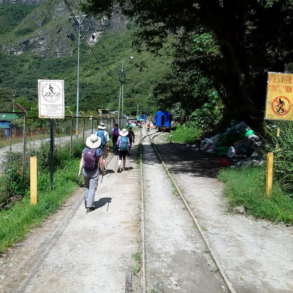 On the way into the train station at Hidroelectrica.