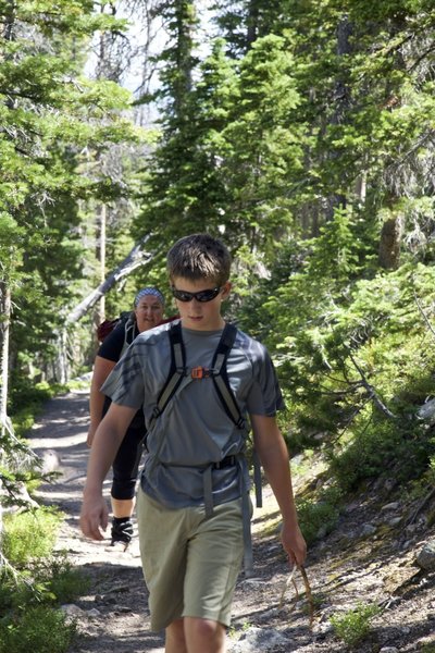 Hiking along Trail #1130 on the way to Rainbow Lake.