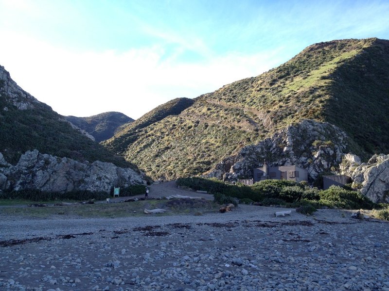 Red Rocks Trail coming down to the beach