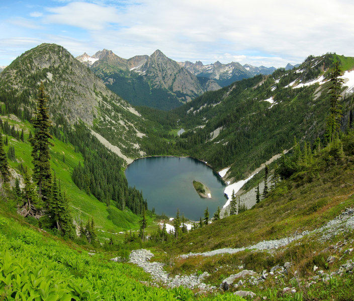 Lake Ann from Maple Pass Loop.