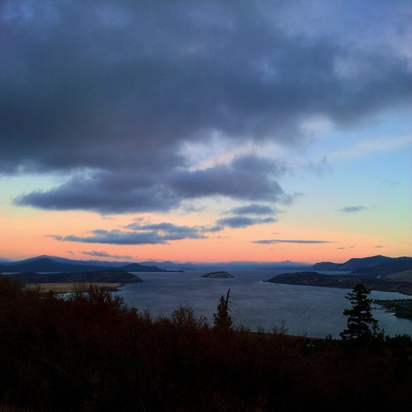 Dawn overlooking Klamath Lake to the north.