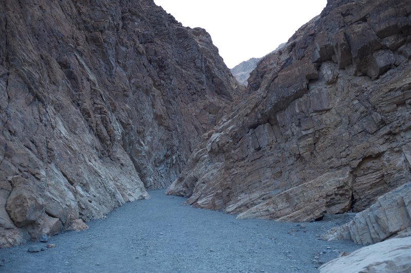 The trail as it continues past the narrows.