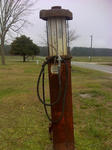 Old gas pump on Croomsbridge Road, MST Segment 14B. Photo by PJ Wetzel, www.pjwetzel.com.