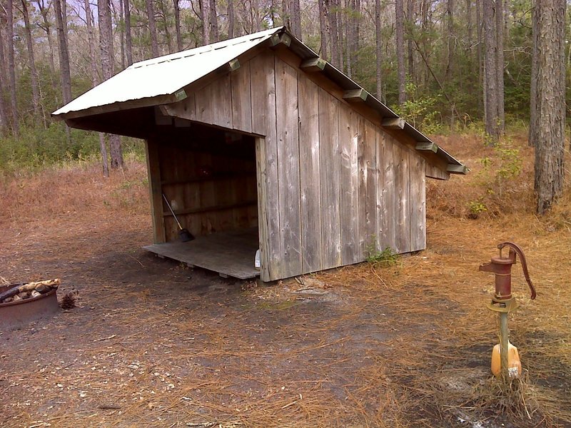 The Blackjack Lodge Shelter along the Neusiok Trail, MST Segment 17. Photo by PJ Wetzel, www.pjwetzel.com.