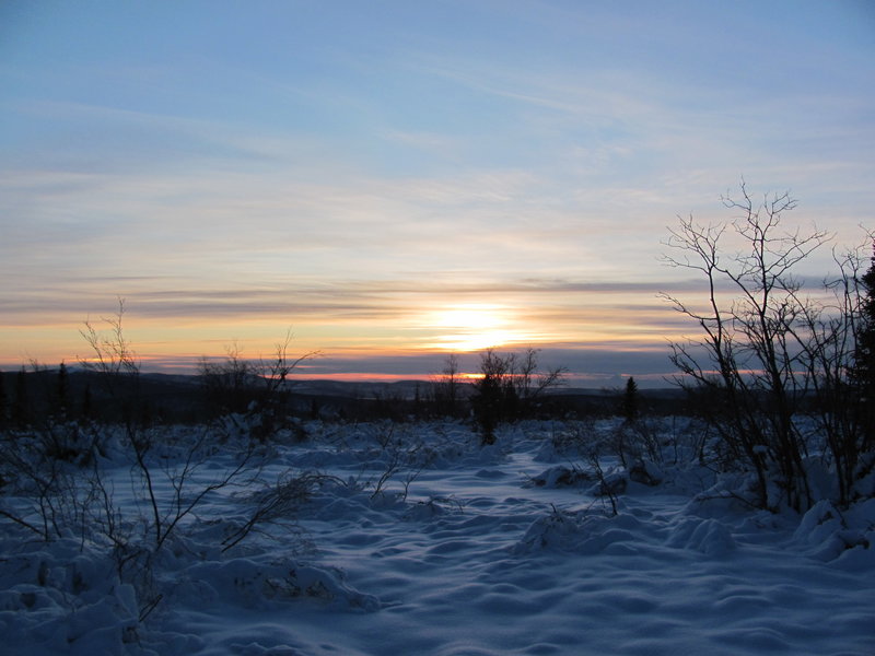 The mid day sun over the Alaska Range with permission from Spruceboy Credit: Jay Cable, Link: https://yak.spruceboy.net