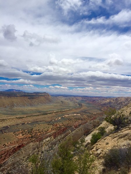 Looking right from the overlook.