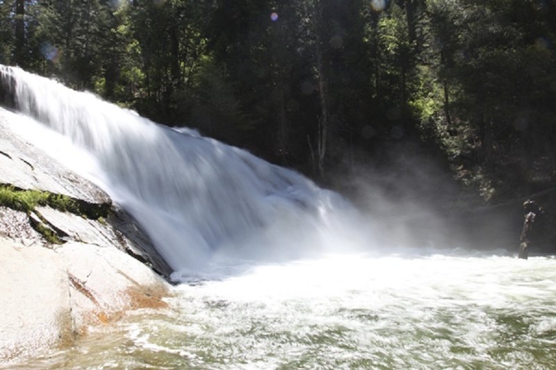 Carlon Falls (photo by Sonny Abesamis).