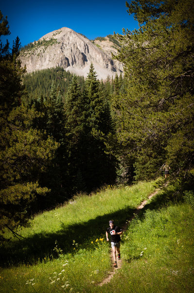 Descending Green Lake Trail with Mt Axtel in background.