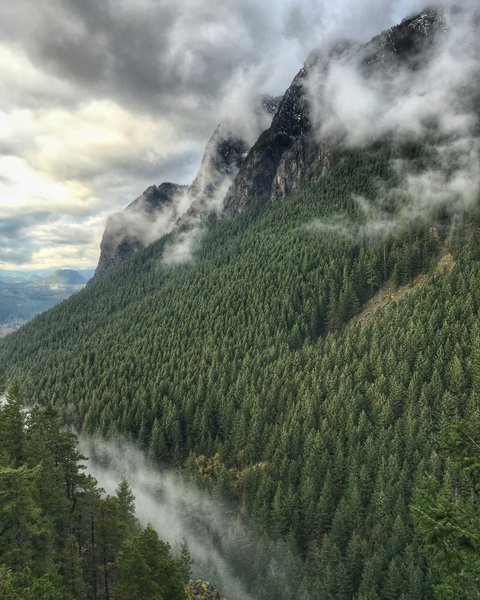 Little Si looking at Mt. Si through a break in the clouds.