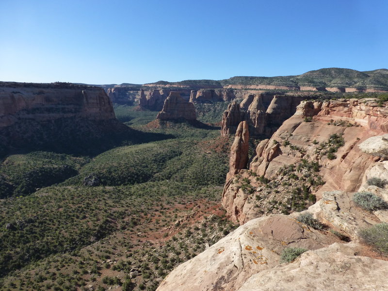 From right to left from the foreground to the back, Praying Hands, Monument Canyon, Independence Monument.