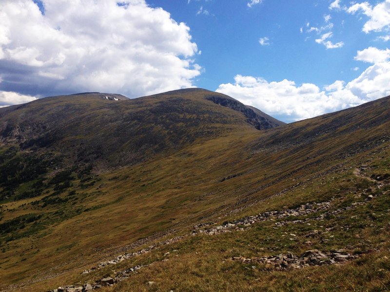 The upper route on the back of Mt Chapin looking up at Mt Chiquita and Ypsilon to the left.