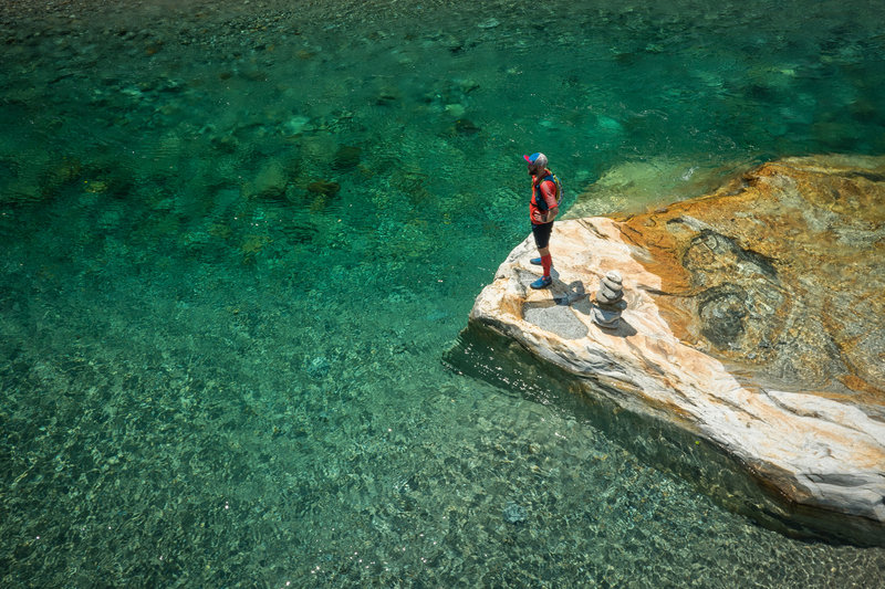 A perfect place for a break along the Verzasca. Photo by: Tom Malecha (Filme von Draussen)