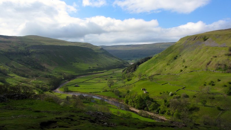 The River Swale on a sunny morning in June.