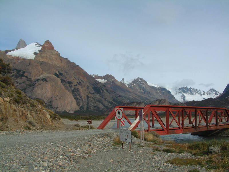 Start of the trail to Piedra del Fraile at the bridge over Rio Electrico.