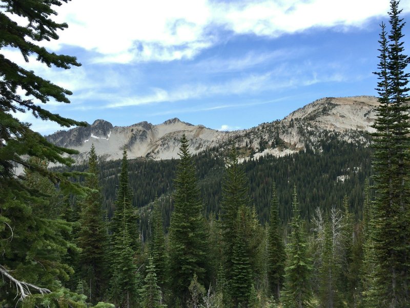 On the trail from Minam Lake to Mirror Lake.