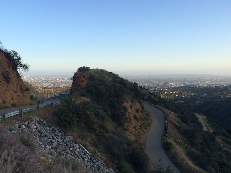 A hairpin turn in Mt. Lee Drive.