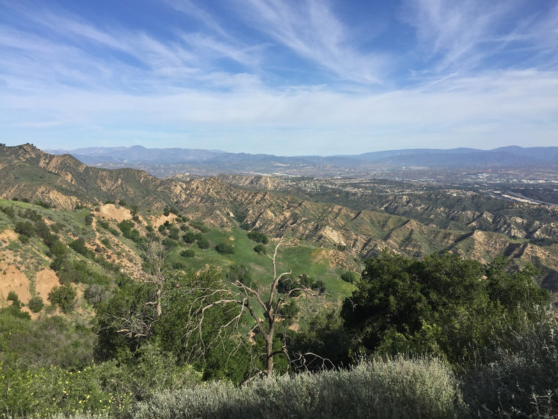 The views of the Santa Clarita Valley from Towsley View Loop are stellar. LA and the Antelope Valley lie just beyond.