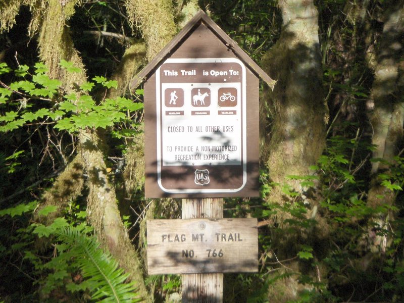 Flag Mountain Trailhead is fairly small. Photo by USFS.