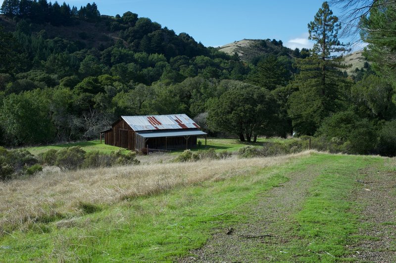 A view of this barn and the surrounding hills sits off to the left of the trail as you descend into the preserve. It is closed to the public.