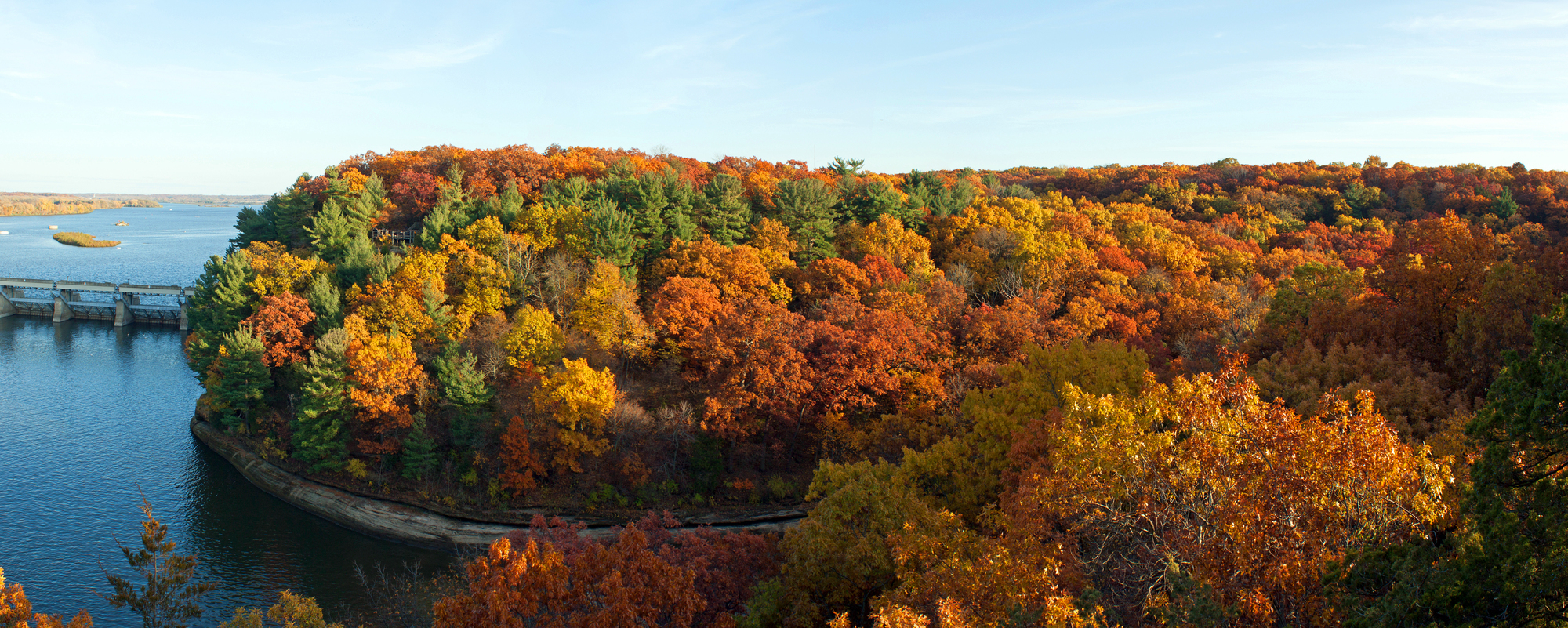 Fall colors at Starved Rock State Park.